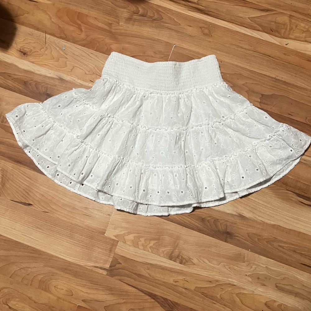 American Eagle White stretch waist flowy mini‎ skirt